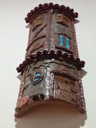 Teja de arcilla hecha a mano