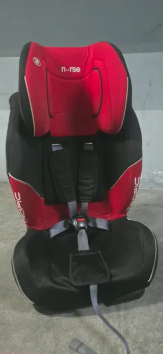Silla de coche Nurse roja y negra