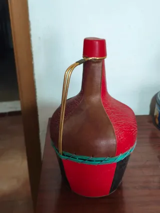 Set di brocche e bottiglie antiche