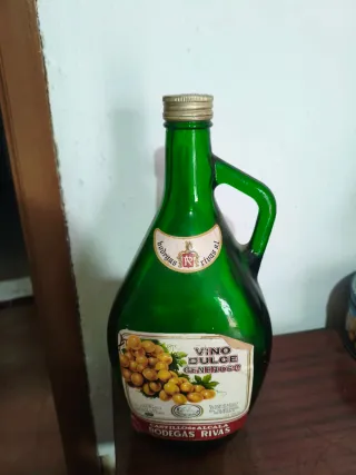 Set di brocche e bottiglie antiche