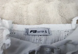 Top blanco volante encaje lazo S