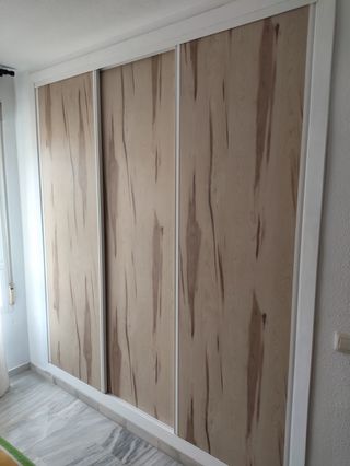 Puertas correderas armario madera