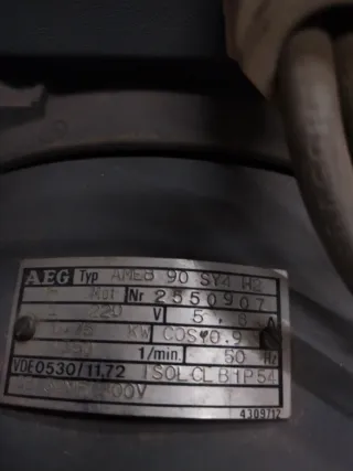 Bomba de vacío Leybold D16A