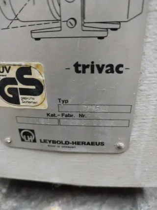 Bomba de vacío Leybold D16A