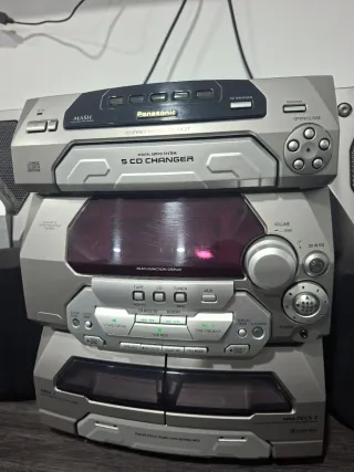 Equipo de música Panasonic 5 CD Changer