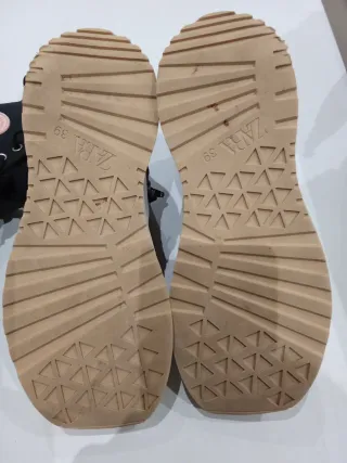 2 Pares Zapatillas Victoria y Zara