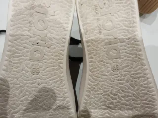 2 Pares Zapatillas Victoria y Zara