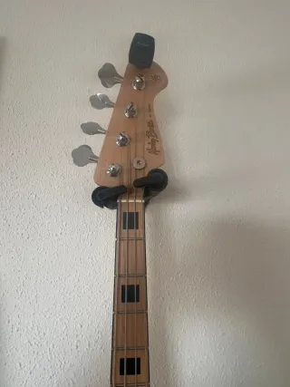 Bajo eléctrico y amplificador