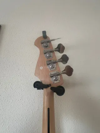 Bajo eléctrico y amplificador