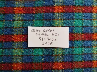 Tessuto a quadri blu, rosso, verde