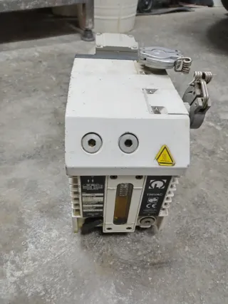 Bomba de vacío Leybold D4B