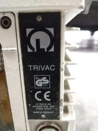 Bomba de vacío Leybold D4B