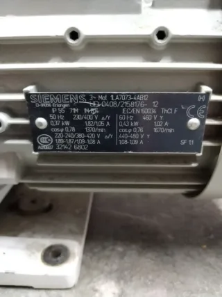 Bomba de vacío Leybold D4B