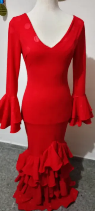 Traje de flamenca rojo con volantes