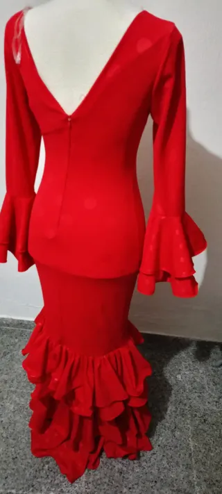 Traje de flamenca rojo con volantes
