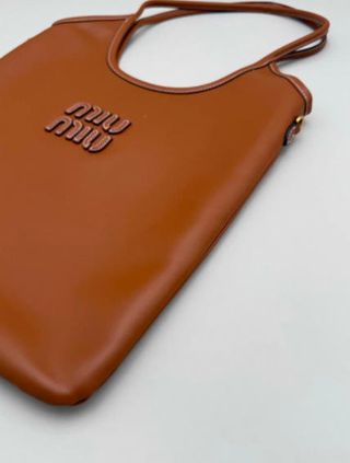 Bolso Tote Miu Miu Ivy Marrón