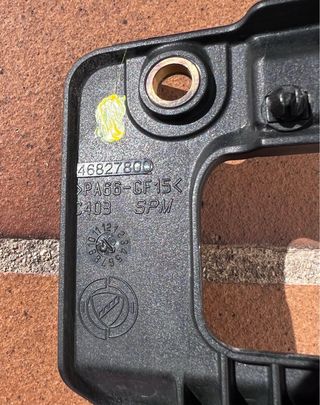 Embellecedor y Emblema Alfa Romeo 147