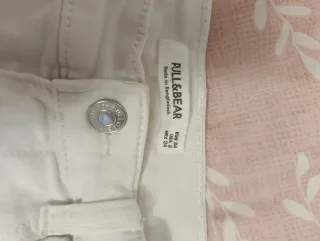 Pantalón pitillo blanco Pull and Bear