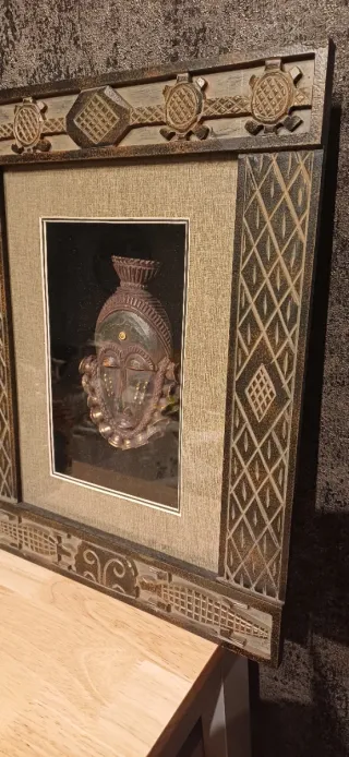 Máscara africana antigua decorativa