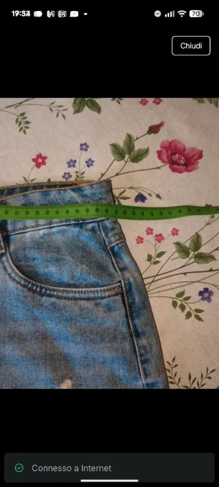 Minigonna in jeans strappata