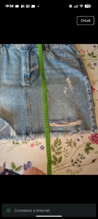 Minigonna in jeans strappata