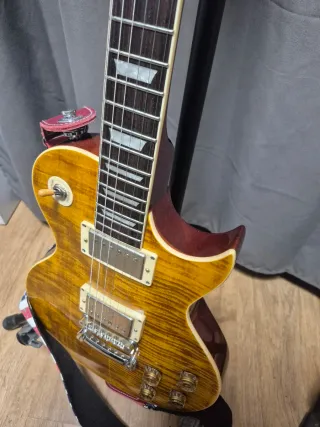 Guitarra Eléctrica Vintage AFD100