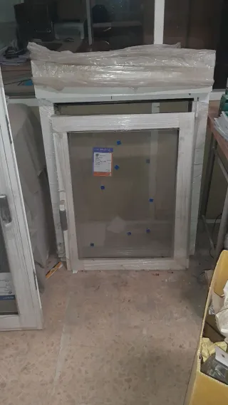 Ventana de PVC con cristal 80x1'06