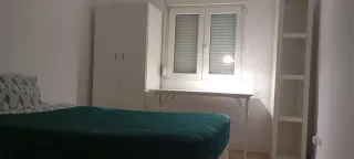 Alquilo Habitación para hombre.