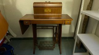 Máquina de coser ALFA vintage