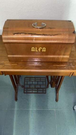 Máquina de coser ALFA vintage