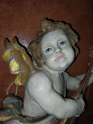 Precioso  ángel músico muy pesado