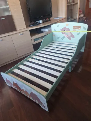 Cama infantil con colchón