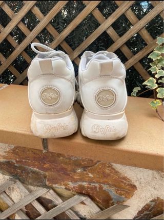 Zapatillas Buffalo blancas plataforma