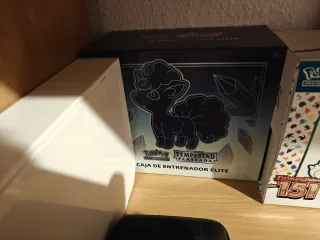 Cajas Pokémon TCG + Latas + Cartas Y más
