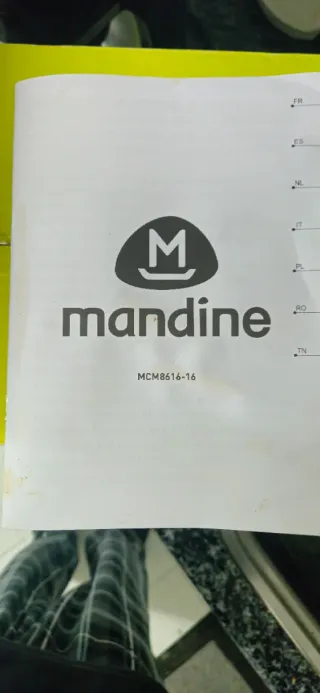 Cafetera Negra con Jarra de Cristal