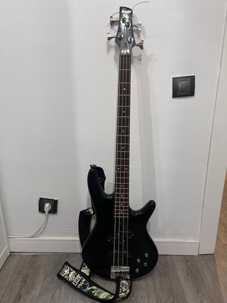 Bajo Eléctrico Ibanez Negro