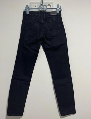 Jeans Push Up Cropped Skinny Negros