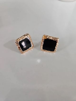 Conjunto collar, pulsera y pendientes dorado