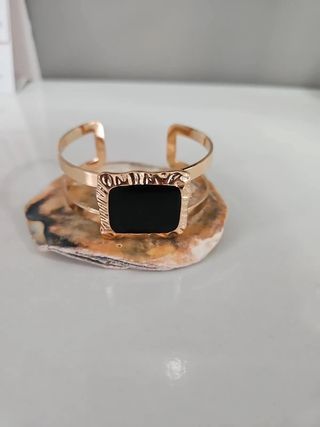 Conjunto collar, pulsera y pendientes dorado