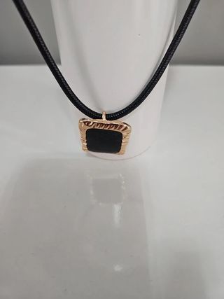 Conjunto collar, pulsera y pendientes dorado