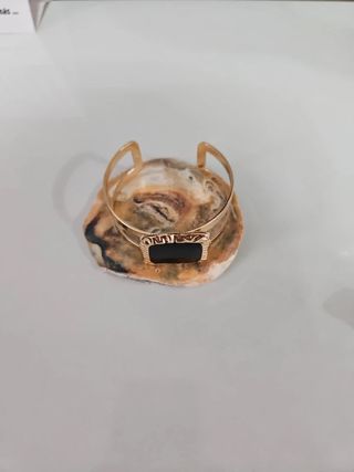 Conjunto collar, pulsera y pendientes dorado