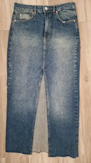 Falda vaquera larga con abertura