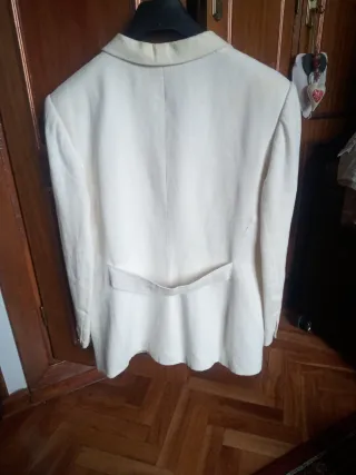 Chaqueta Urbana Beige Elegante