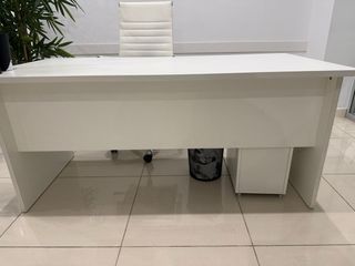 Escritorio blanco moderno