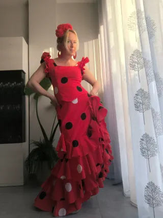 Traje de flamenca rojo con lunares