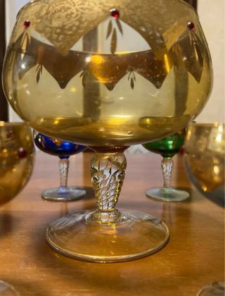 Set bicchieri Murano dorati con pietre rosse