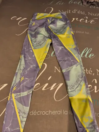 Mallas Reebok moradas y amarillas