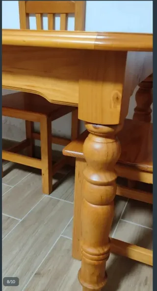 Mesa de comedor de madera