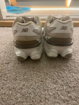 New Balance 9060 Beige/Marrón