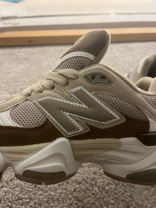 New Balance 9060 Beige/Marrón